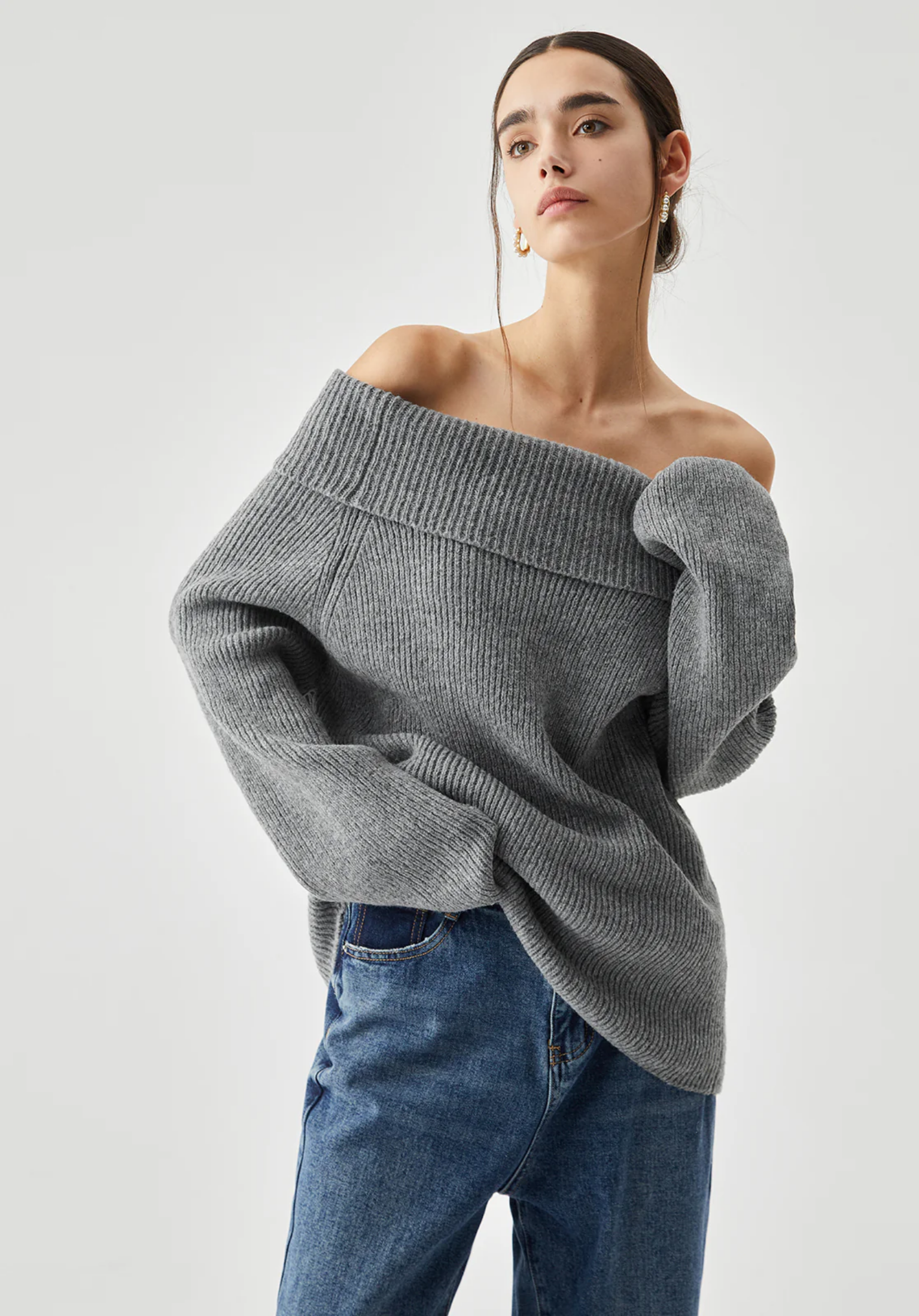 Stickad off-shoulder tröja